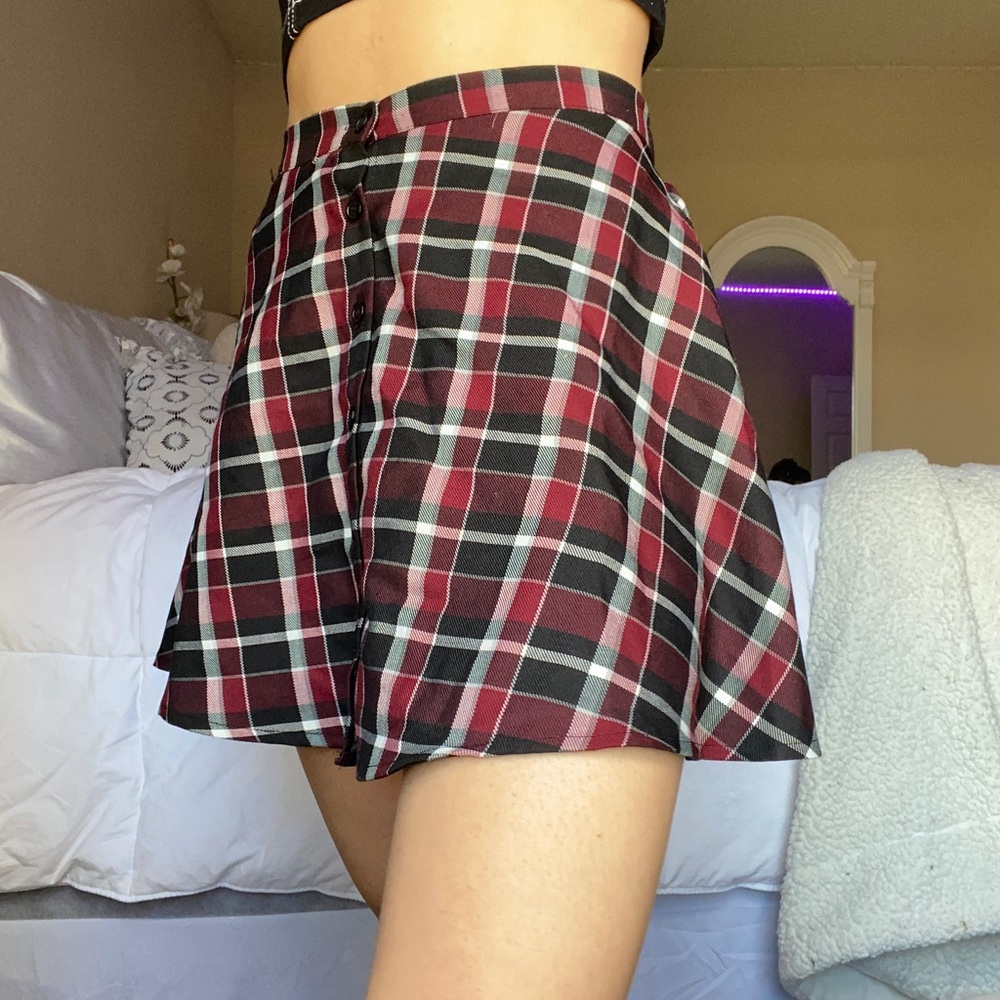 Maroon/black/white plaid tennis-like skirt, size S